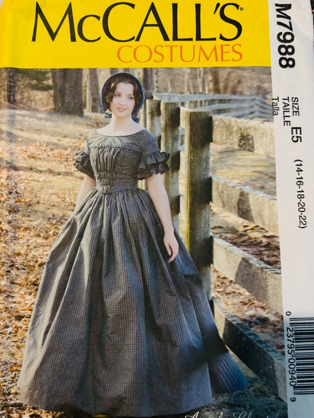 Plus Size Adult Dress Costume McCall’s M7988 Sizes Adult 14-22 UNCUT